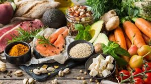 Alimente sănătoase recomandate după operația bariatrică – pește, legume, semințe, brânzeturi și surse de proteine naturale.