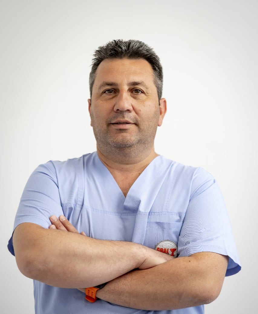 Dr. Ștefan Tucă, medic primar chirurgie generală, specializat în chirurgie laparoscopică avansată și chirurgie bariatrică și metabolică